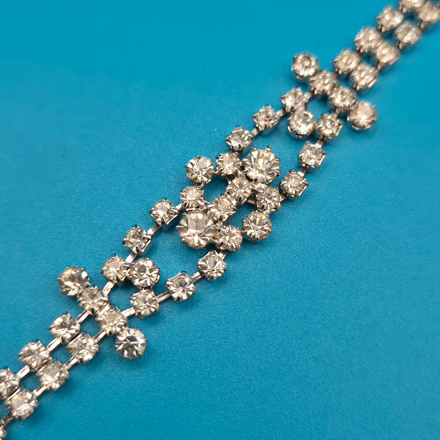 Elegantes Vintage-Rhinestone-Armband mit funkelndem Design