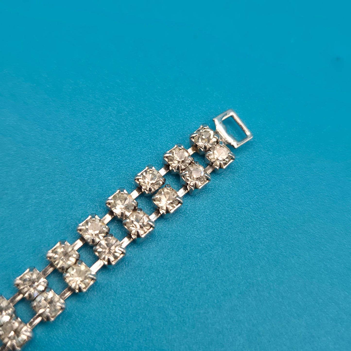 Elegantes Vintage-Rhinestone-Armband mit funkelndem Design