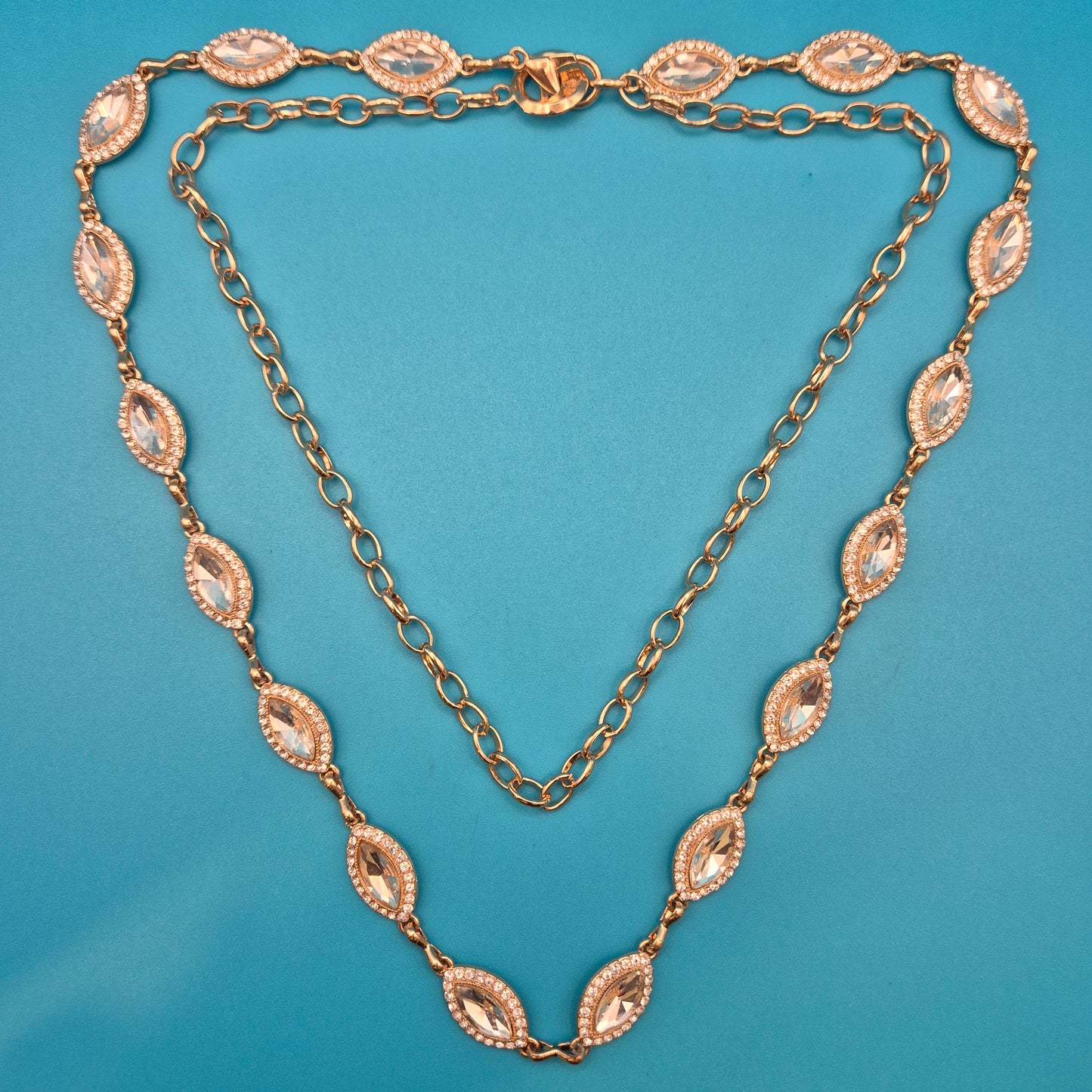 Elegante Vintage Goldfarbene Marquise-Kristallkette mit Gliederkette