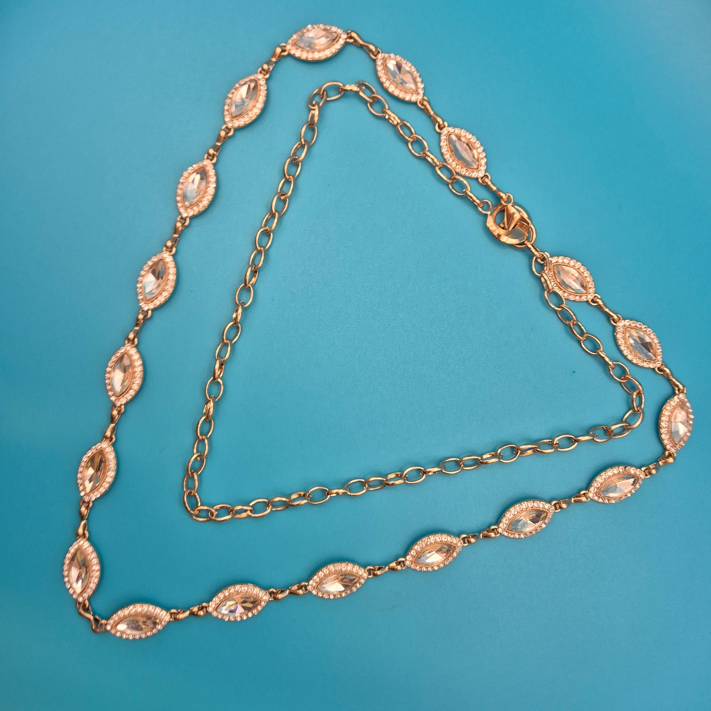 Elegante Vintage Goldfarbene Marquise-Kristallkette mit Gliederkette