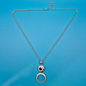 Elegante Vintage-Kette mit glitzerndem Anhänger und Kristall-Detail