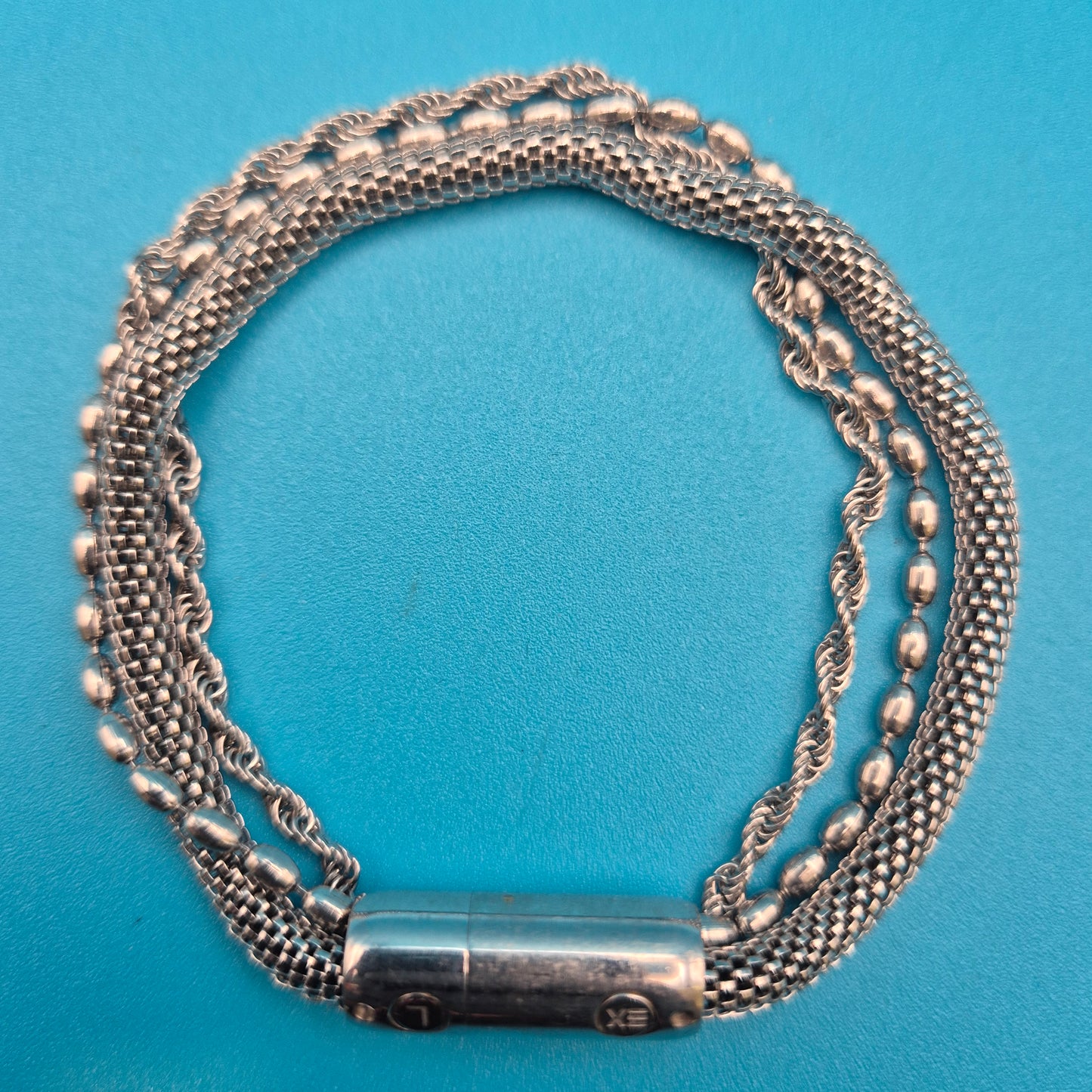 Exklusives Vintage Mehrstrang-Armband mit Schmucksteinen und Magnetverschluss