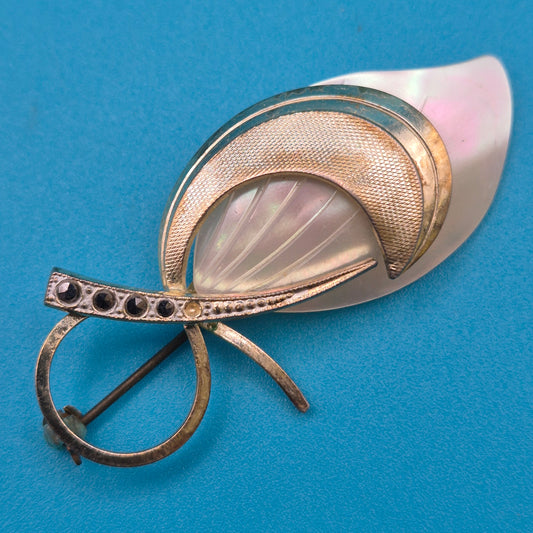 Elegante Vintage Brosche mit Perlmutt und Markasit im Art Déco Stil