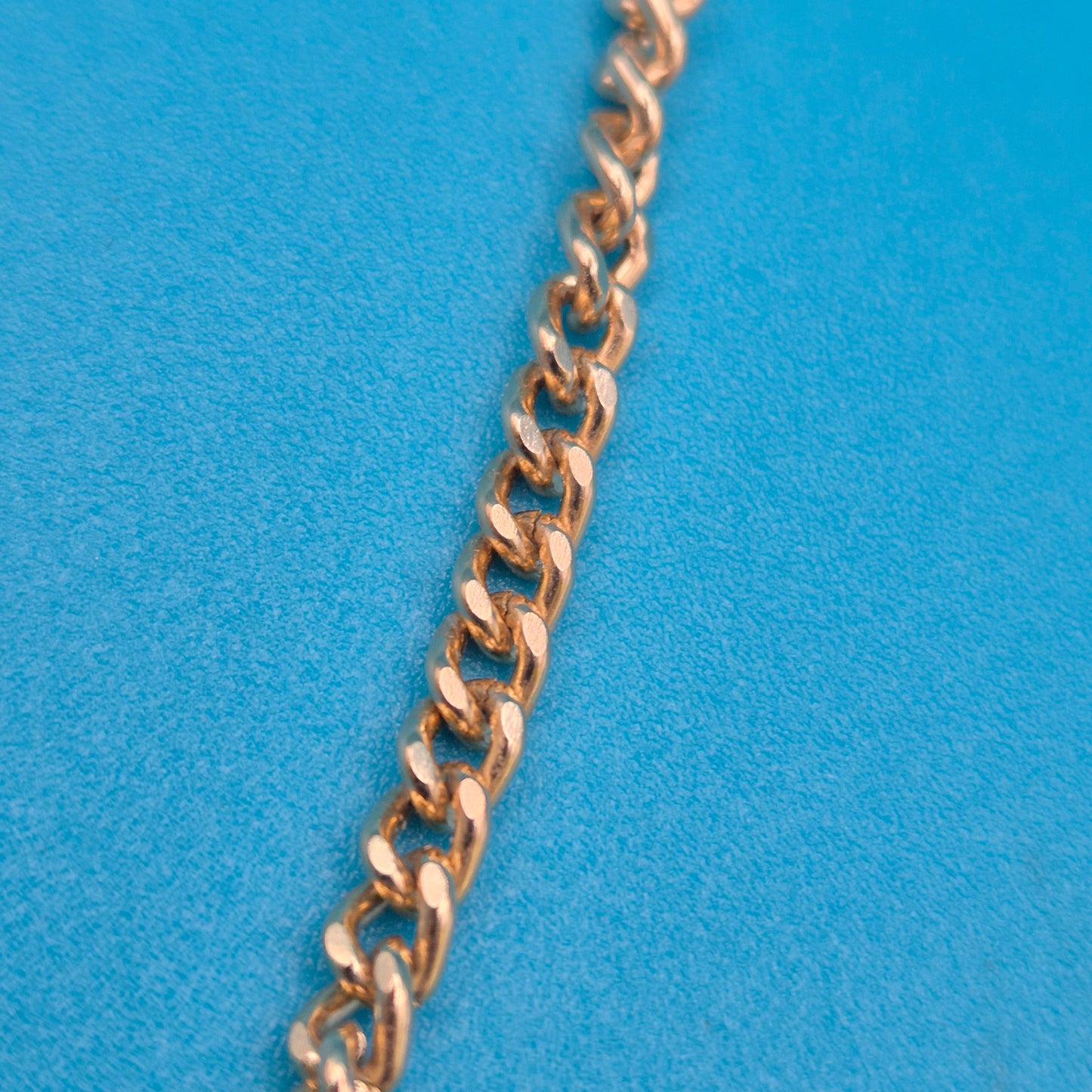 Boho Statement-Kette Halbmond mit Schmucksteinen und goldfarbener Kette