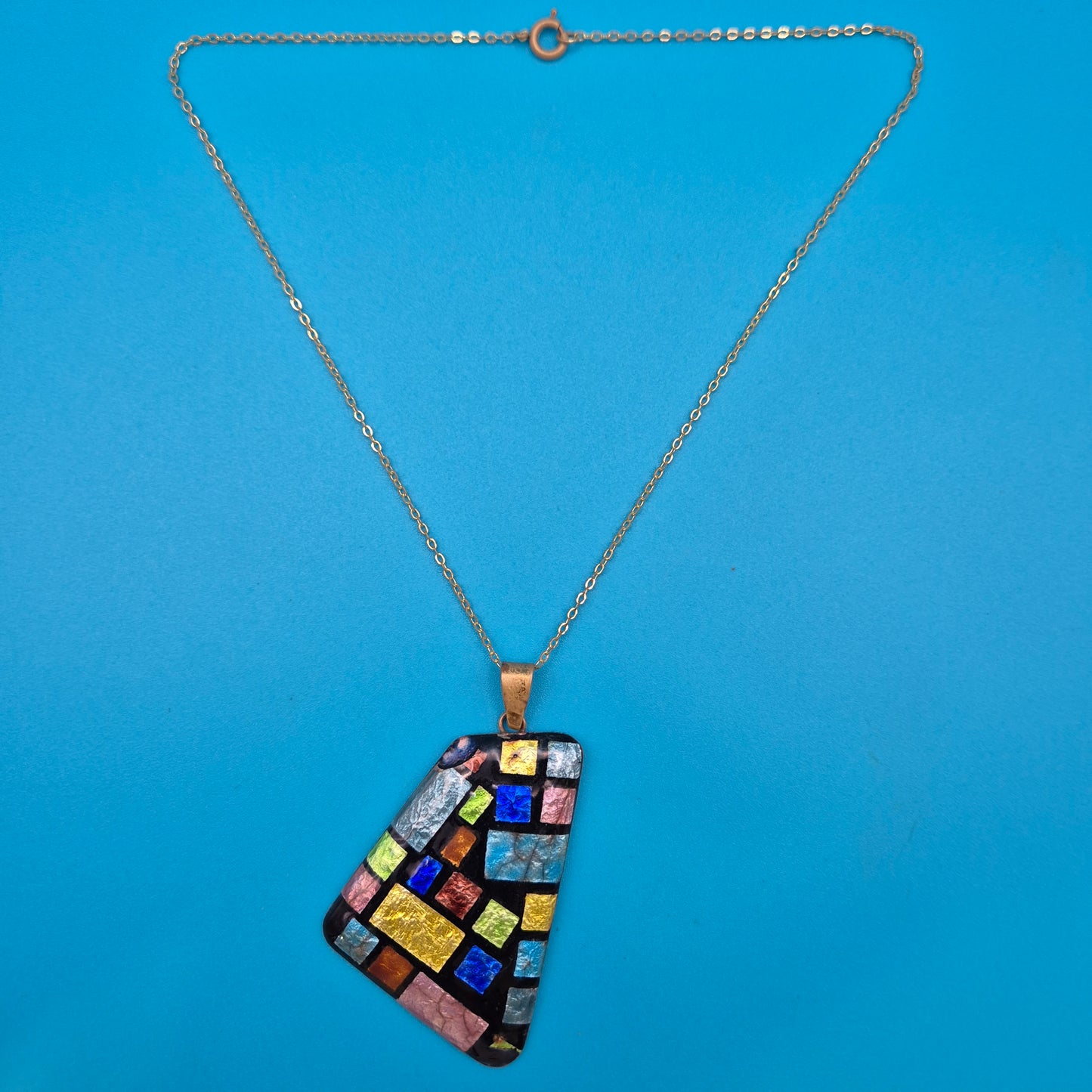Vintage Statement-Halskette mit buntem Mosaik-Anhänger im geometrischen Design