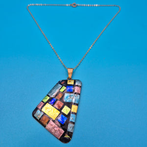 Vintage Statement-Halskette mit buntem Mosaik-Anhänger im geometrischen Design