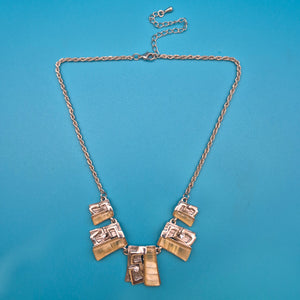 Vintage Statement-Halskette mit geometrischen Elementen und Steinen