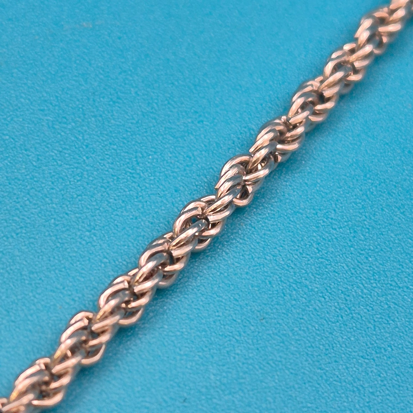 Vintage Statement-Halskette mit geometrischen Elementen und Steinen