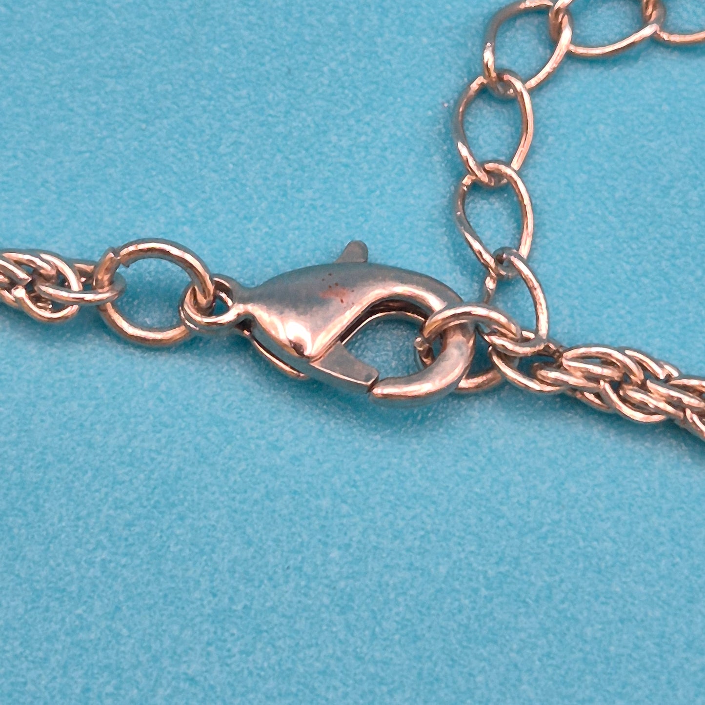 Vintage Statement-Halskette mit geometrischen Elementen und Steinen