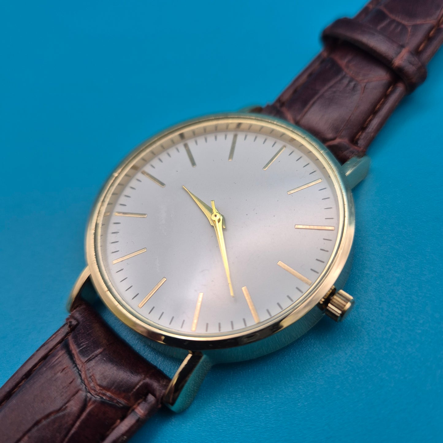 Elegante Primus Sammleruhr - Klassisches Design mit braunem Lederarmband