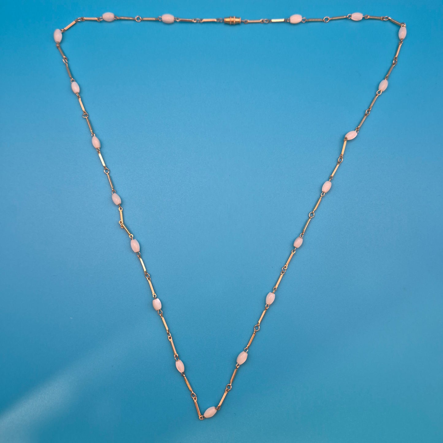 Vintage Kette mit zarten weißen Perlen-Elementen Goldfarben 40 cm