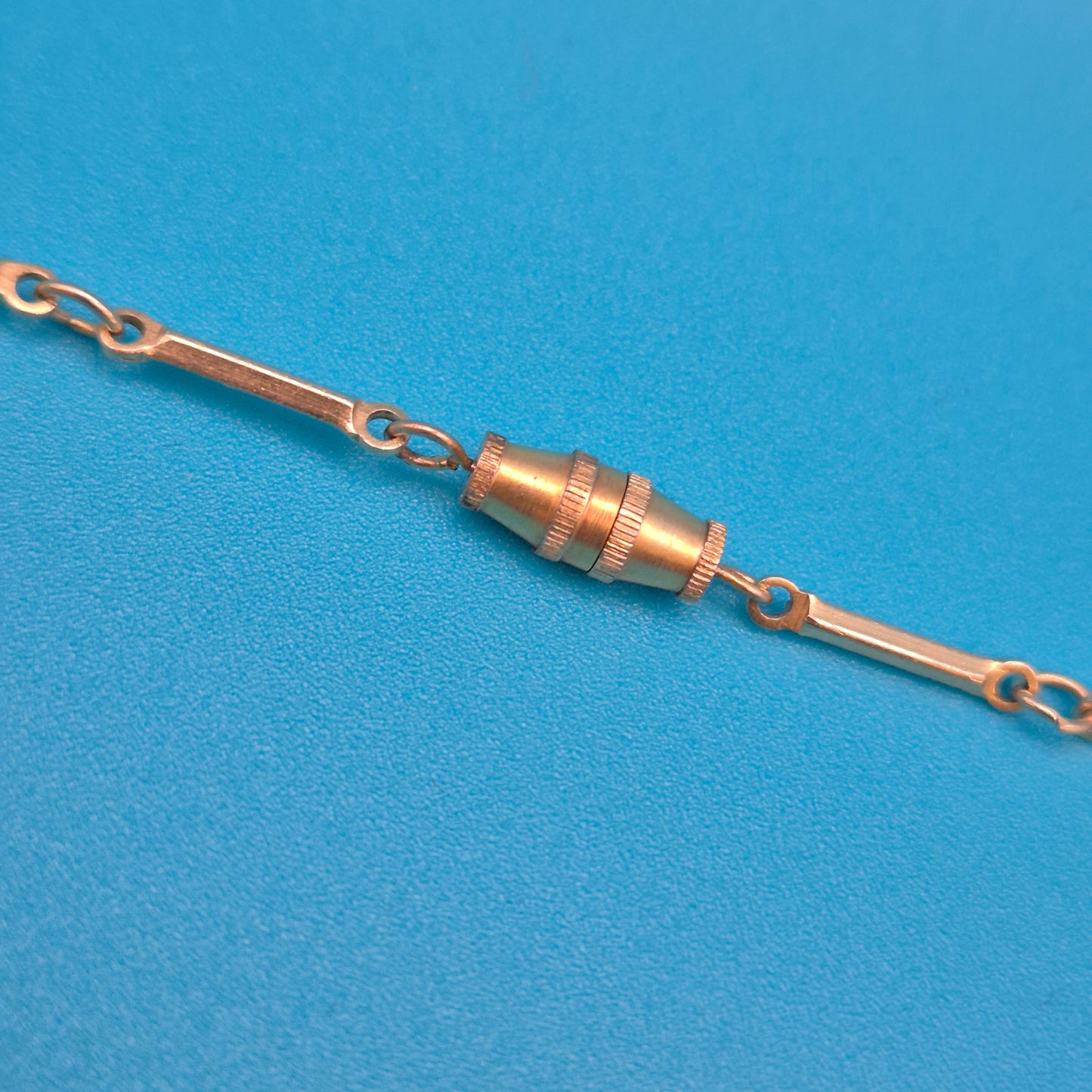 Vintage Kette mit zarten weißen Perlen-Elementen Goldfarben 40 cm
