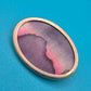Vintage Brosche in Ovalform mit abstraktem Stoffmuster in Pink & Violett