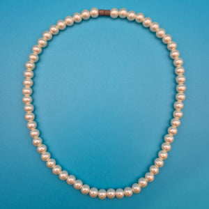 Elegantes Vintage-Perlenarmband mit klassischem Steckverschluss
