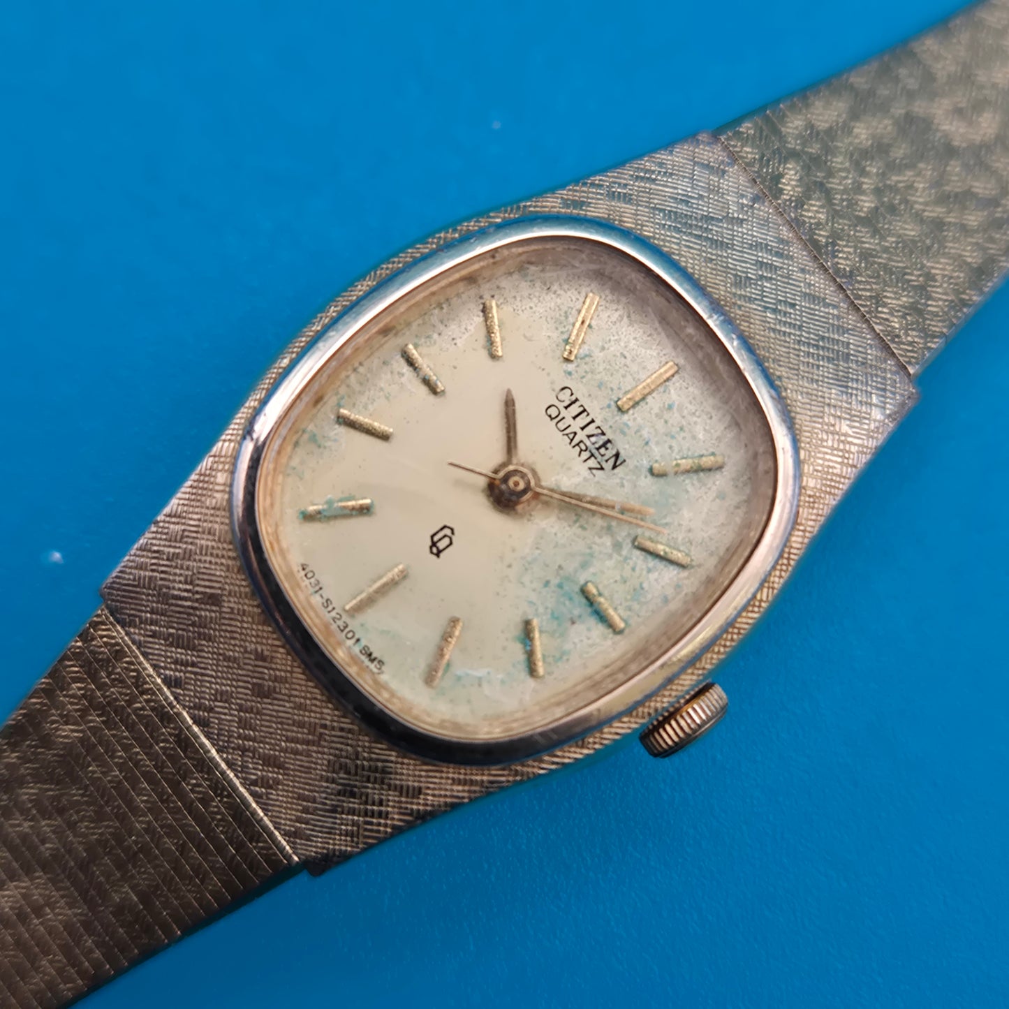 Vintage Citizen Quartz Damenuhr - Goldfarbenes Armband & Strukturiertes Design