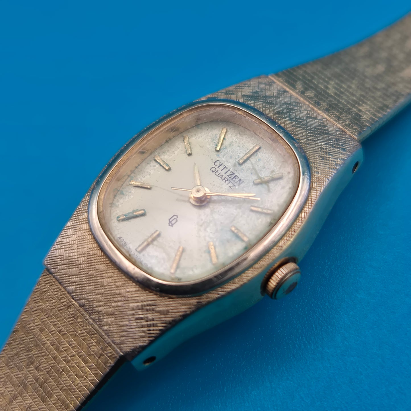 Vintage Citizen Quartz Damenuhr - Goldfarbenes Armband & Strukturiertes Design