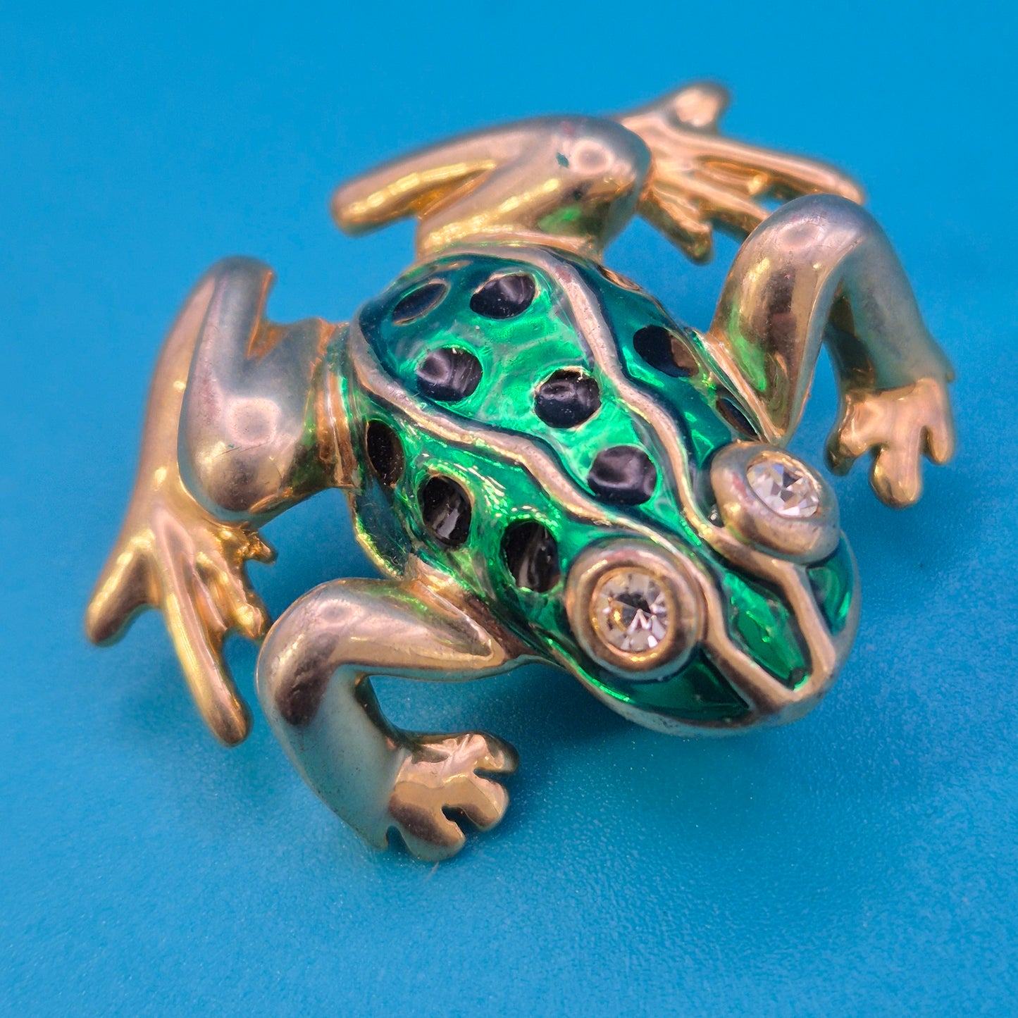 Vintage Frosch Brosche in Goldoptik mit grüner Emaille und Strasssteinen