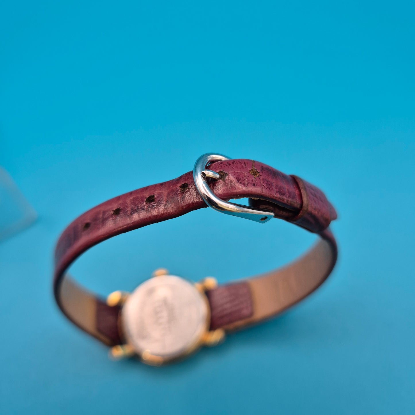 Vintage ADEC Quarz Armbanduhr mit bordeauxrotem Lederarmband