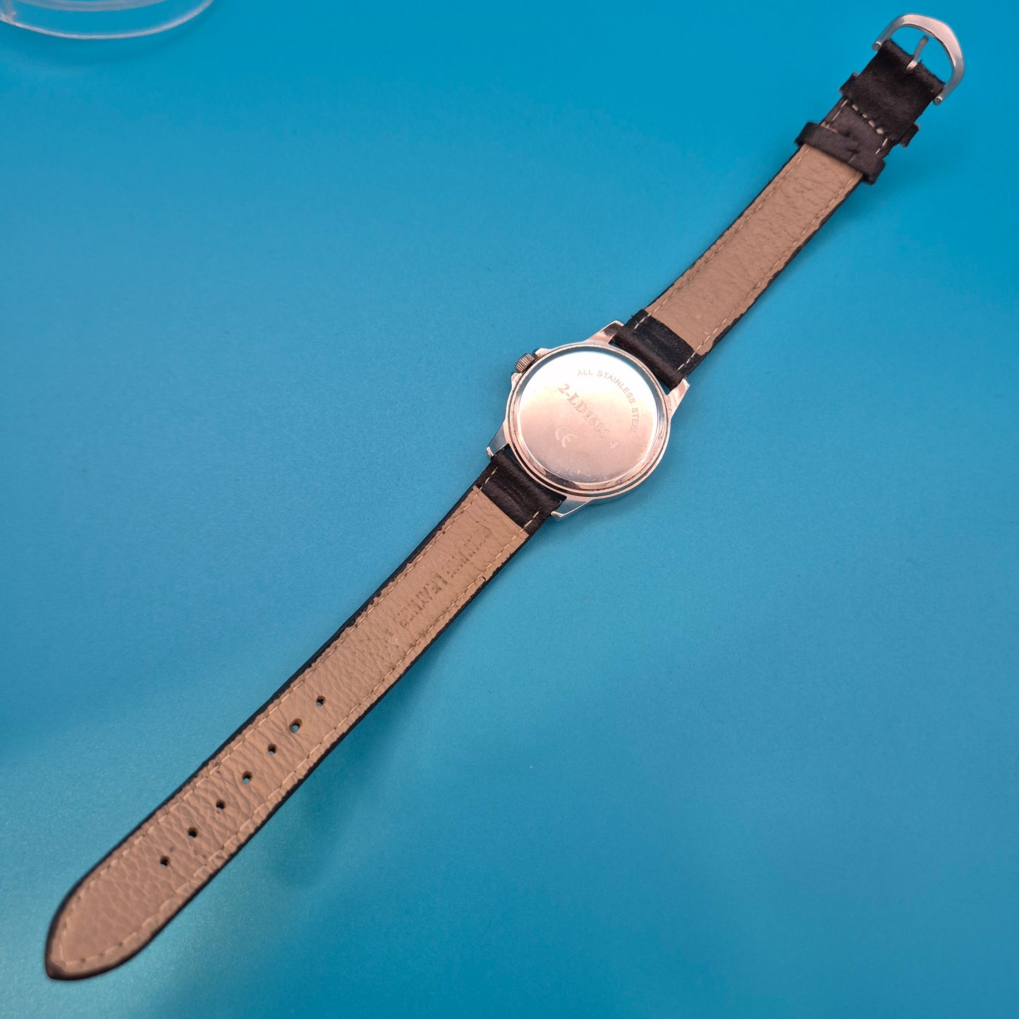King Quartz Herrenarmbanduhr mit Datum & schwarzem Lederarmband 24cm