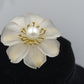 Exquisite Blumen-Brosche/Nadel in 18k Gelbgold - Signiert von I.B