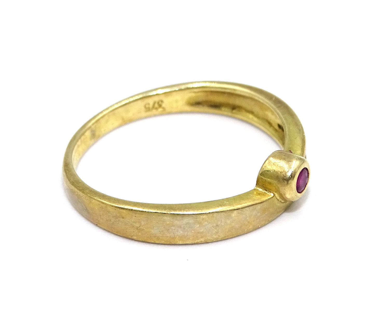 Rubin Ring aus 375er Gelbgold