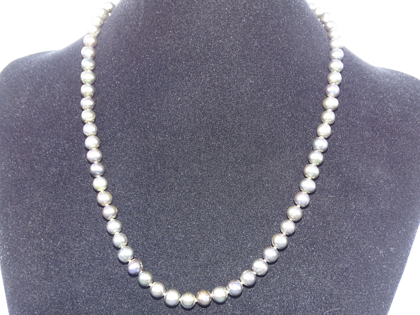 Perlenkette aus 14kt 585 Gold mit Tahiti-Perle