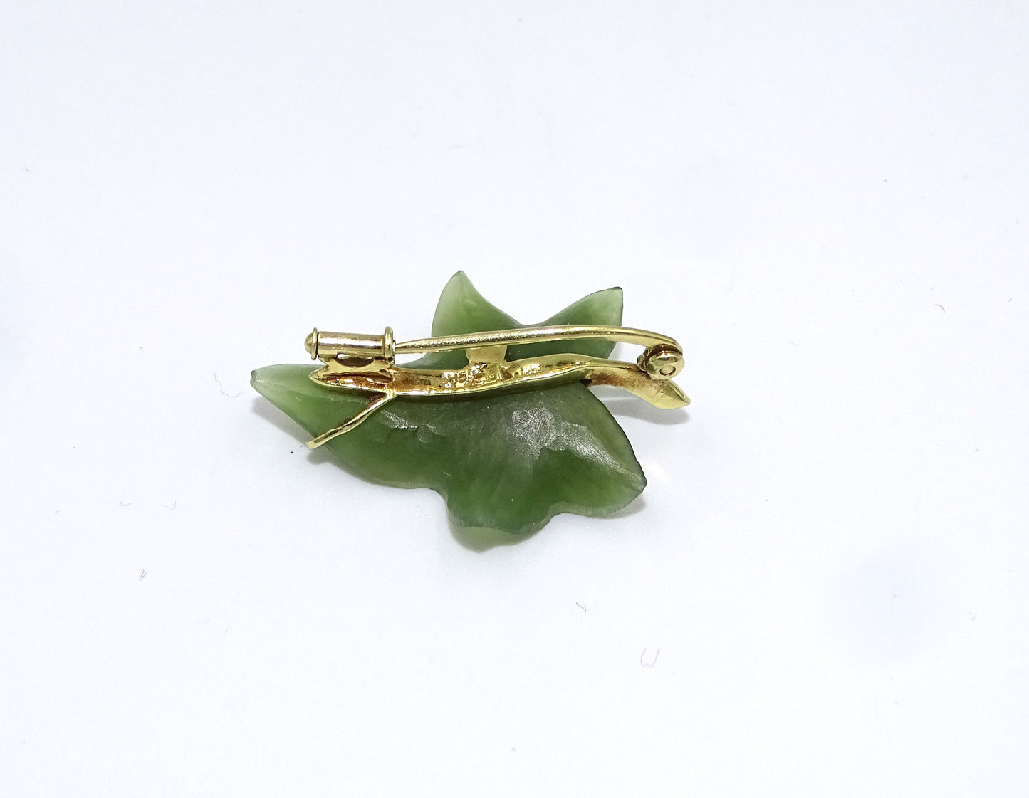 Brosche Blatt Jade Gold 14K