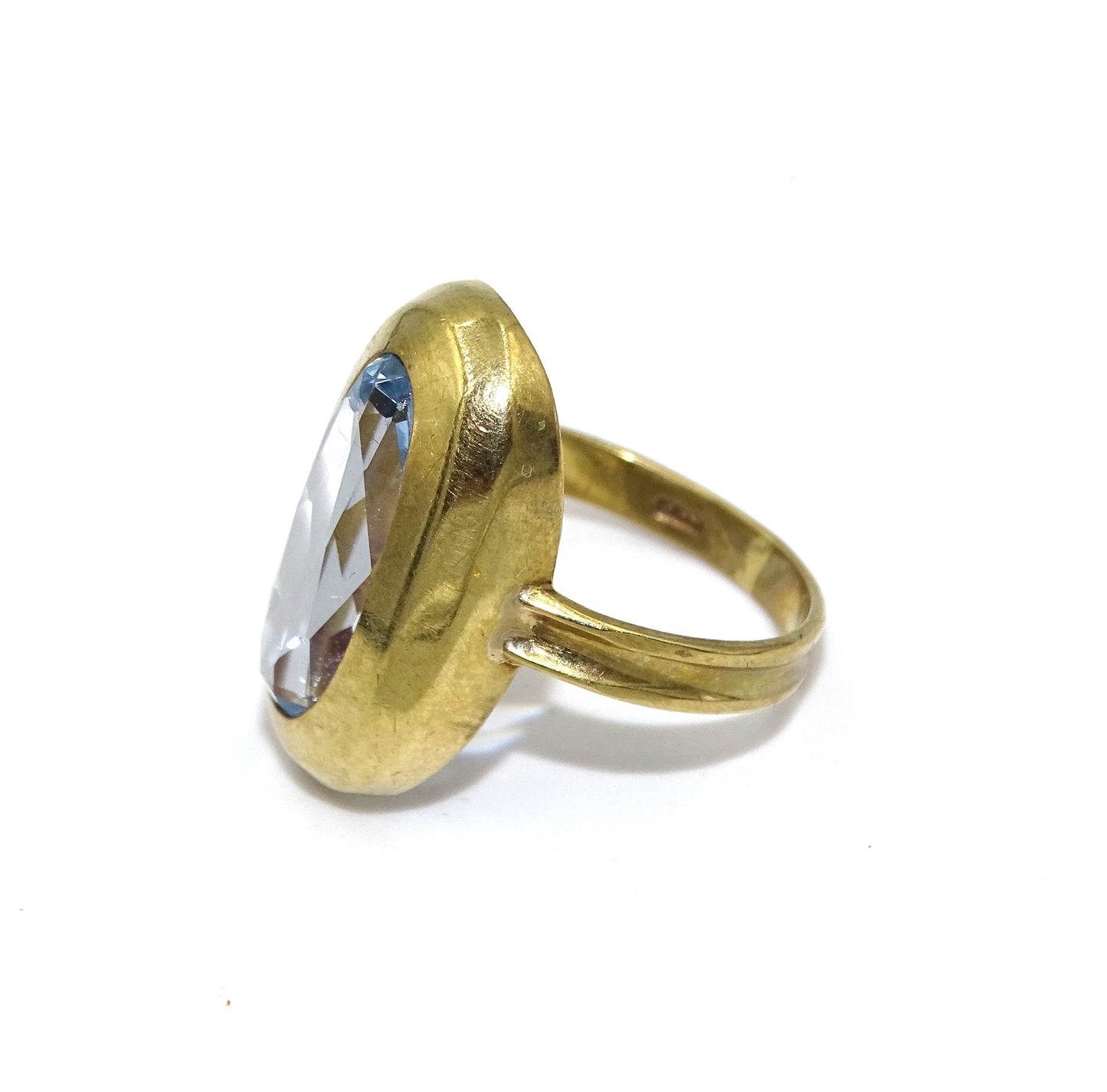 Ring in 333er Gelbgold mit Blautopas, Größe 54