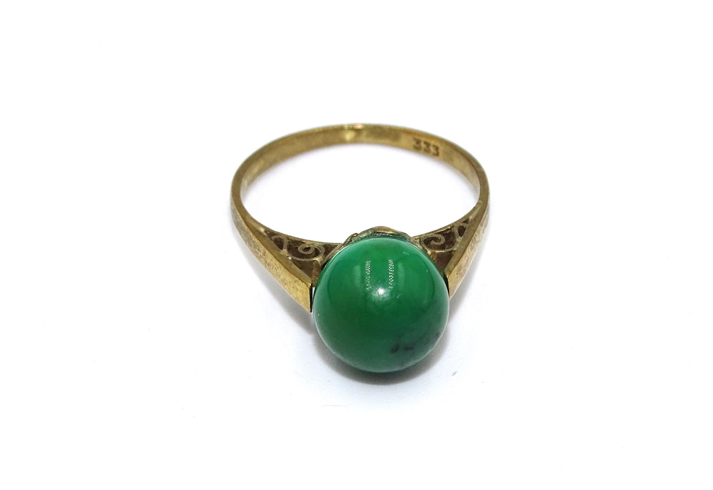 Antiker Ring aus 333er Gelbgold mit grünen Steinen – Größe 51
