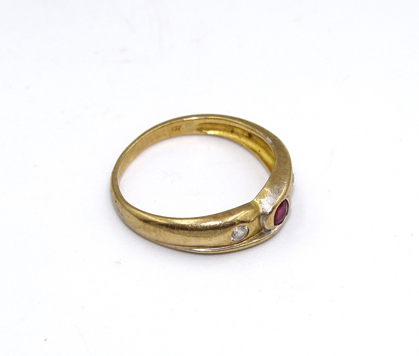 Antik Goldring aus 333er Gelbgold mit Eleganten Rubinsteinen, Größe 49