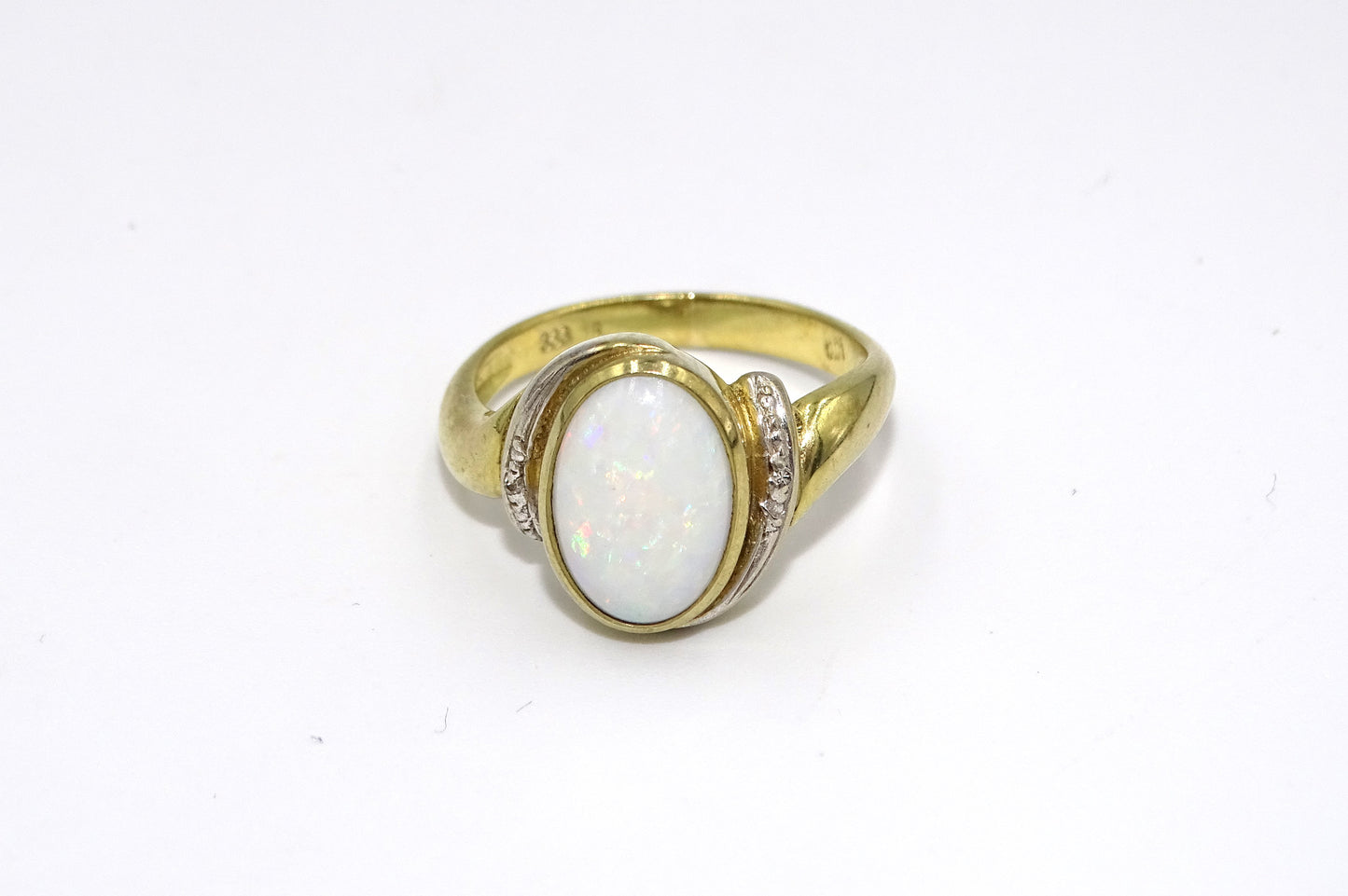Ovaler Weißer Opal Ring - 8k 333 Gelbgold - Größe 55