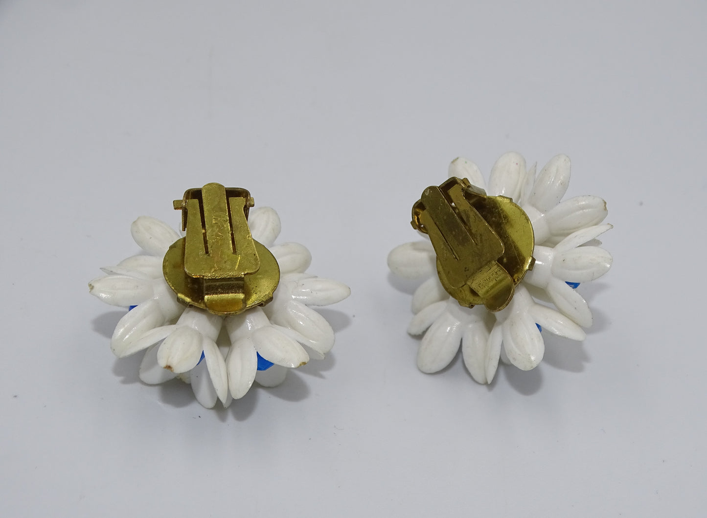 Vintage Ohrclips in Blumenform