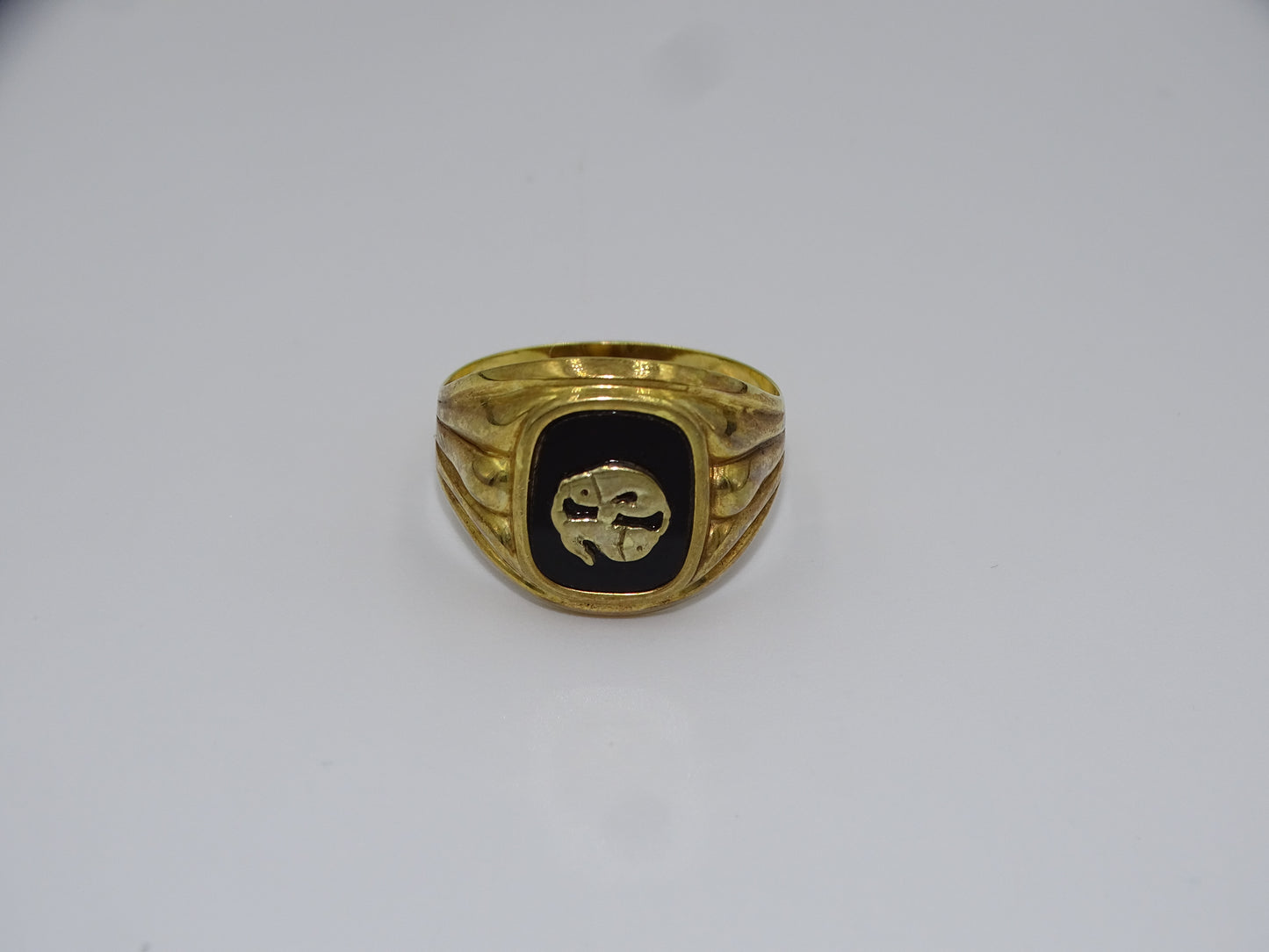 Designer Herrenring mit zwei Fischen in 333er Gold - Größe 62