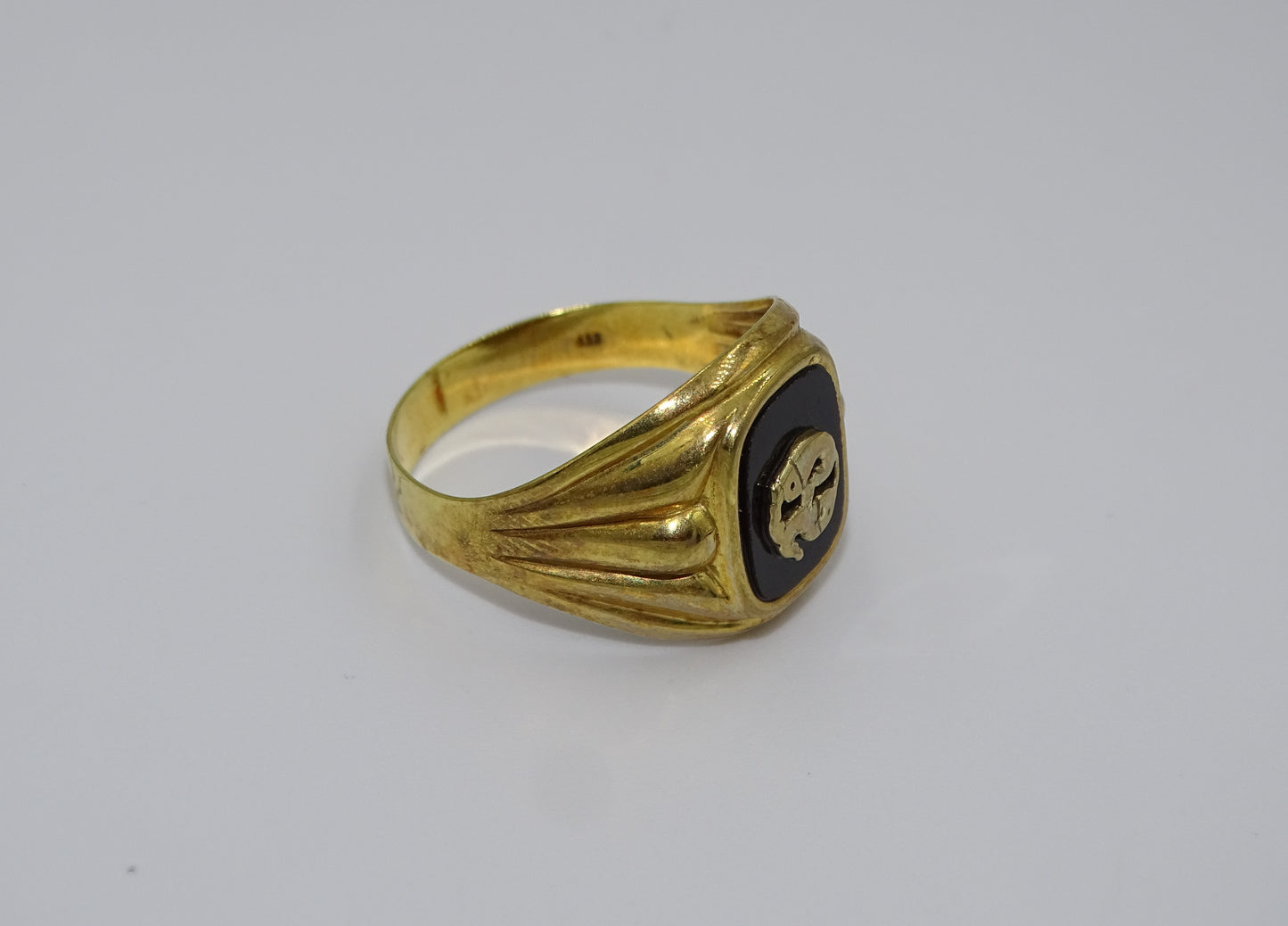 Designer Herrenring mit zwei Fischen in 333er Gold - Größe 62