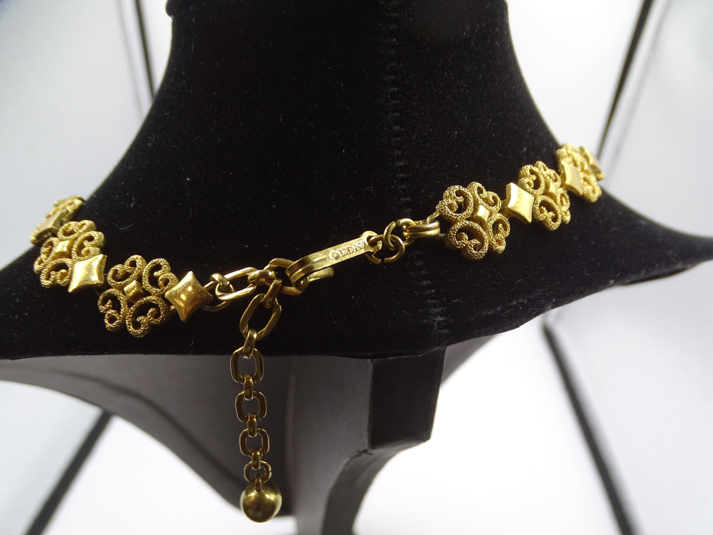 Vintage 1970er Jahre Avon Choker – Ein Hauch von Retro-Chic