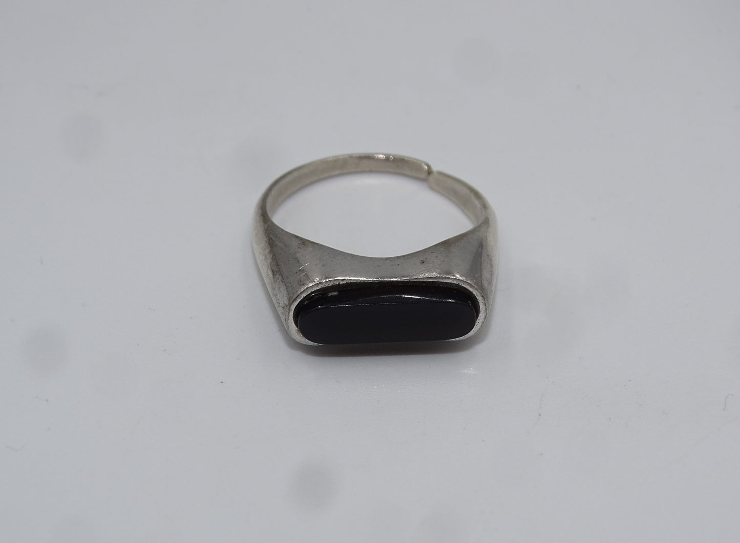 Eleganter Onyx-Ring aus 835 Silber – Ein Hauch von Luxus für Ihren Alltag