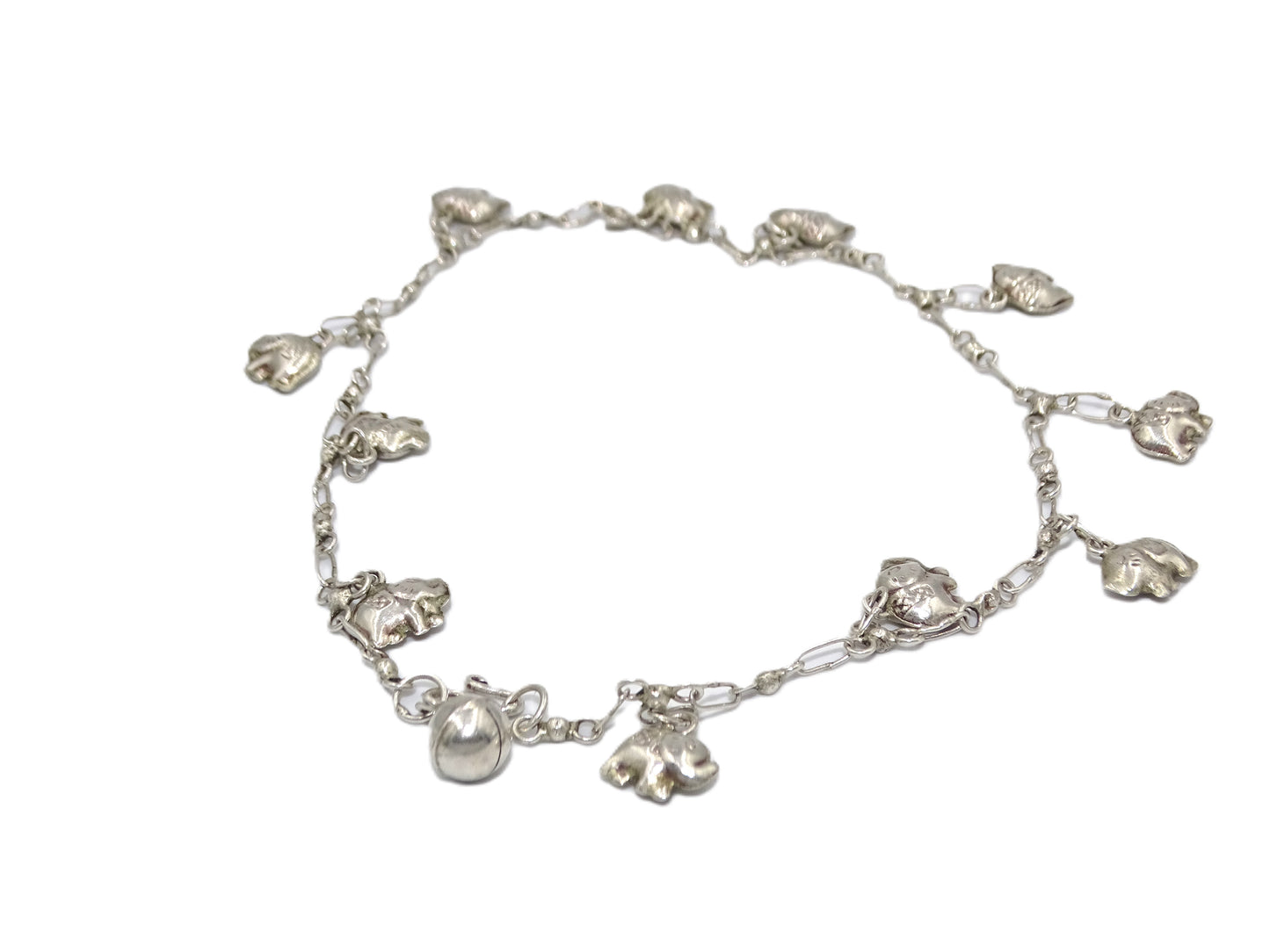 Elegantes Silberarmband mit Elefanten Charms – Ein Hauch von Luxus