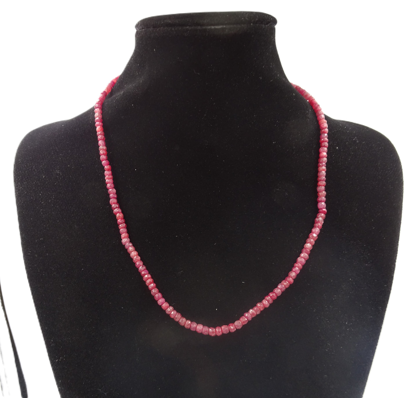 Elegantes Collier mit echten Rubinen – 16g