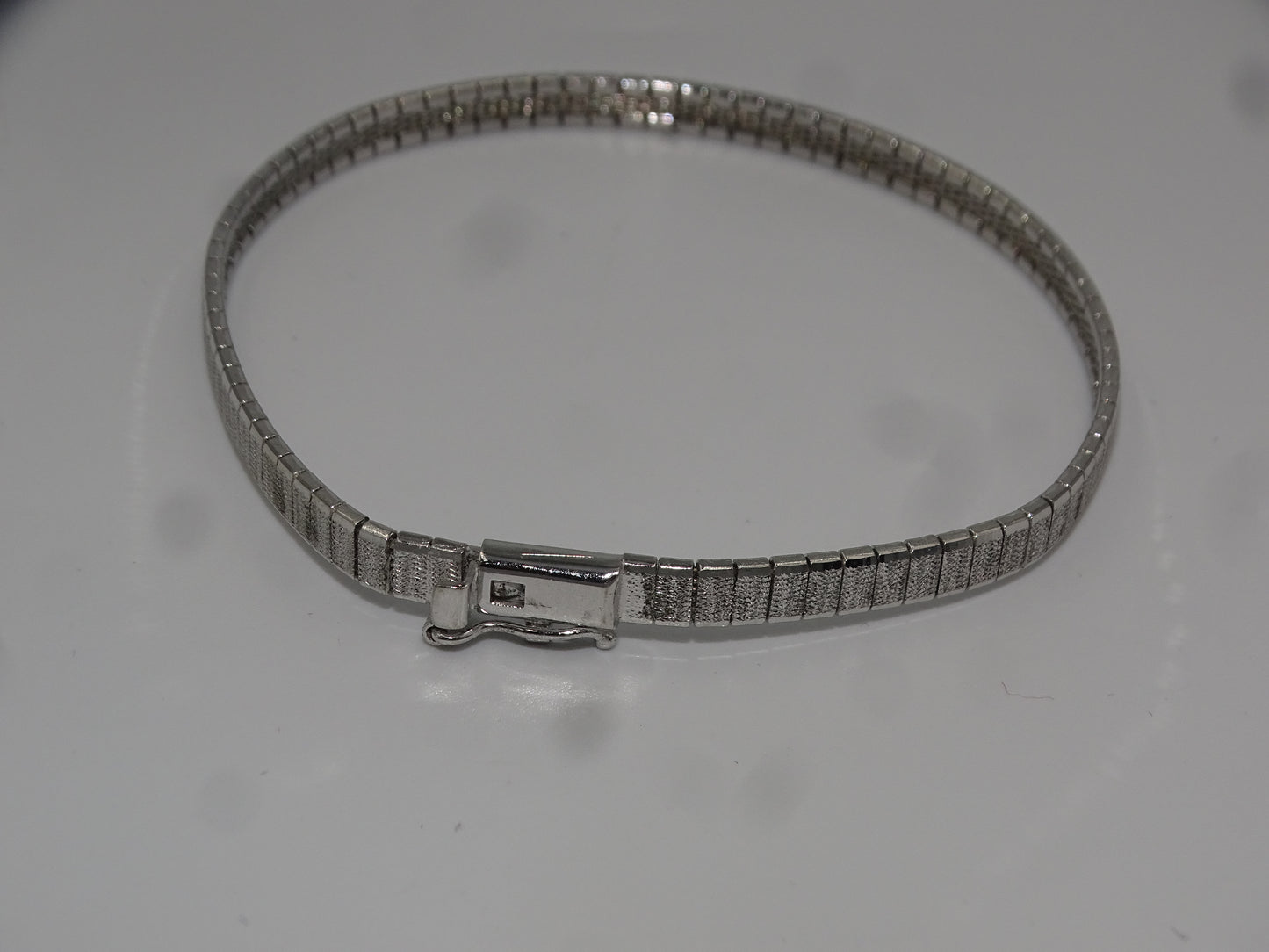 Elegant 835 Sterling Silver Vintage Bracelet – Retro Design