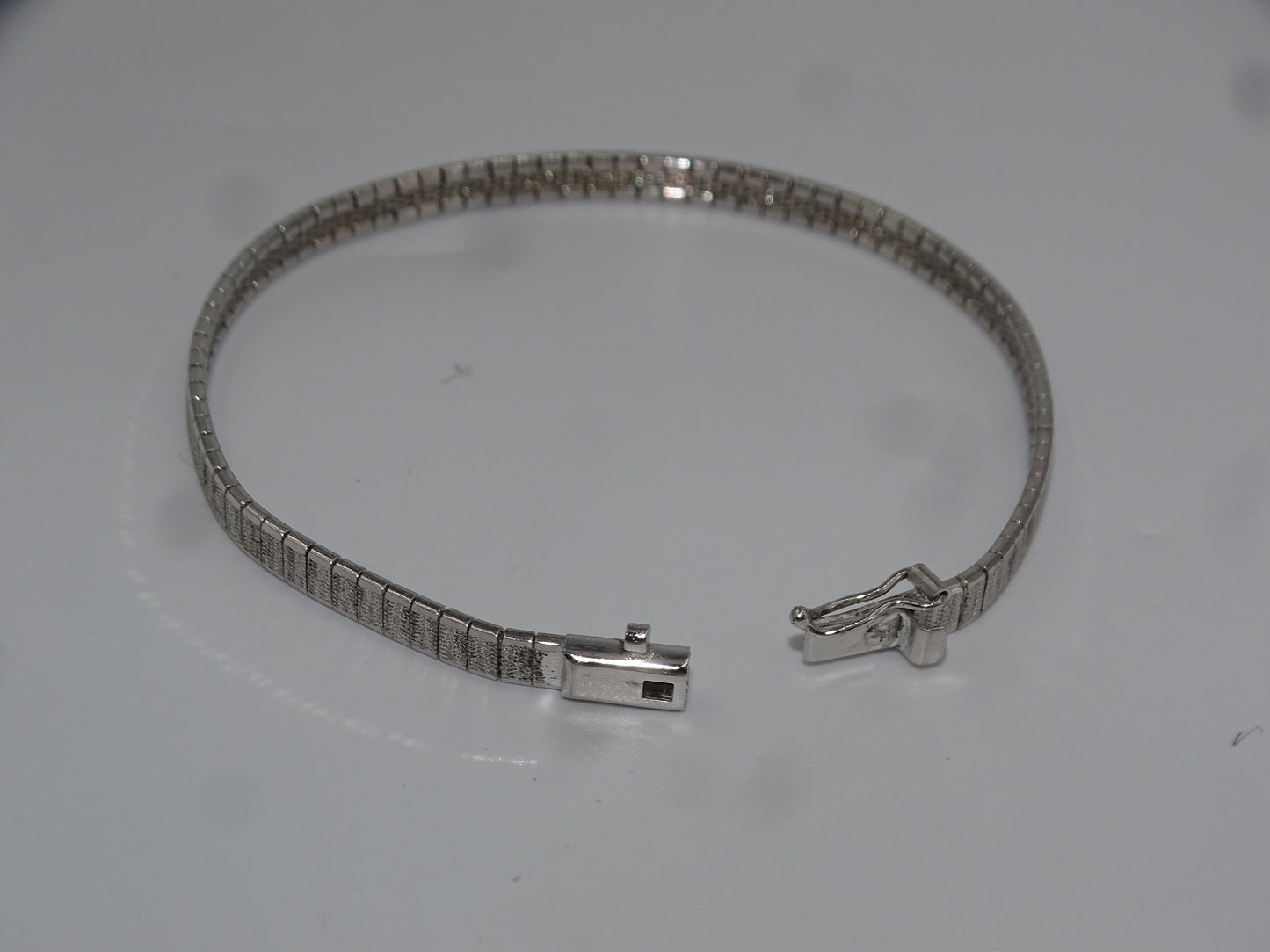 Elegant 835 Sterling Silver Vintage Bracelet – Retro Design