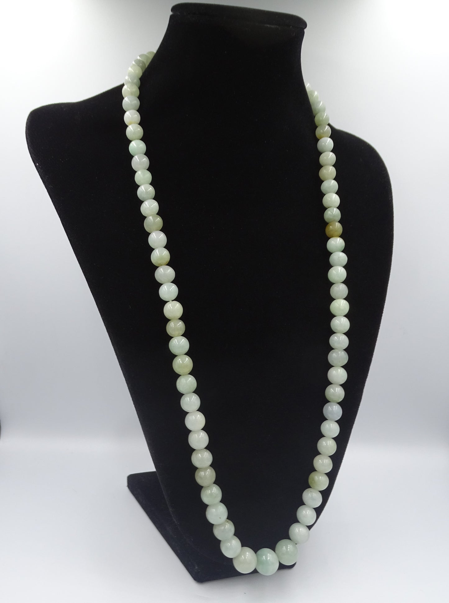 Art Deco Jade Halskette – Eleganz aus der Vergangenheit