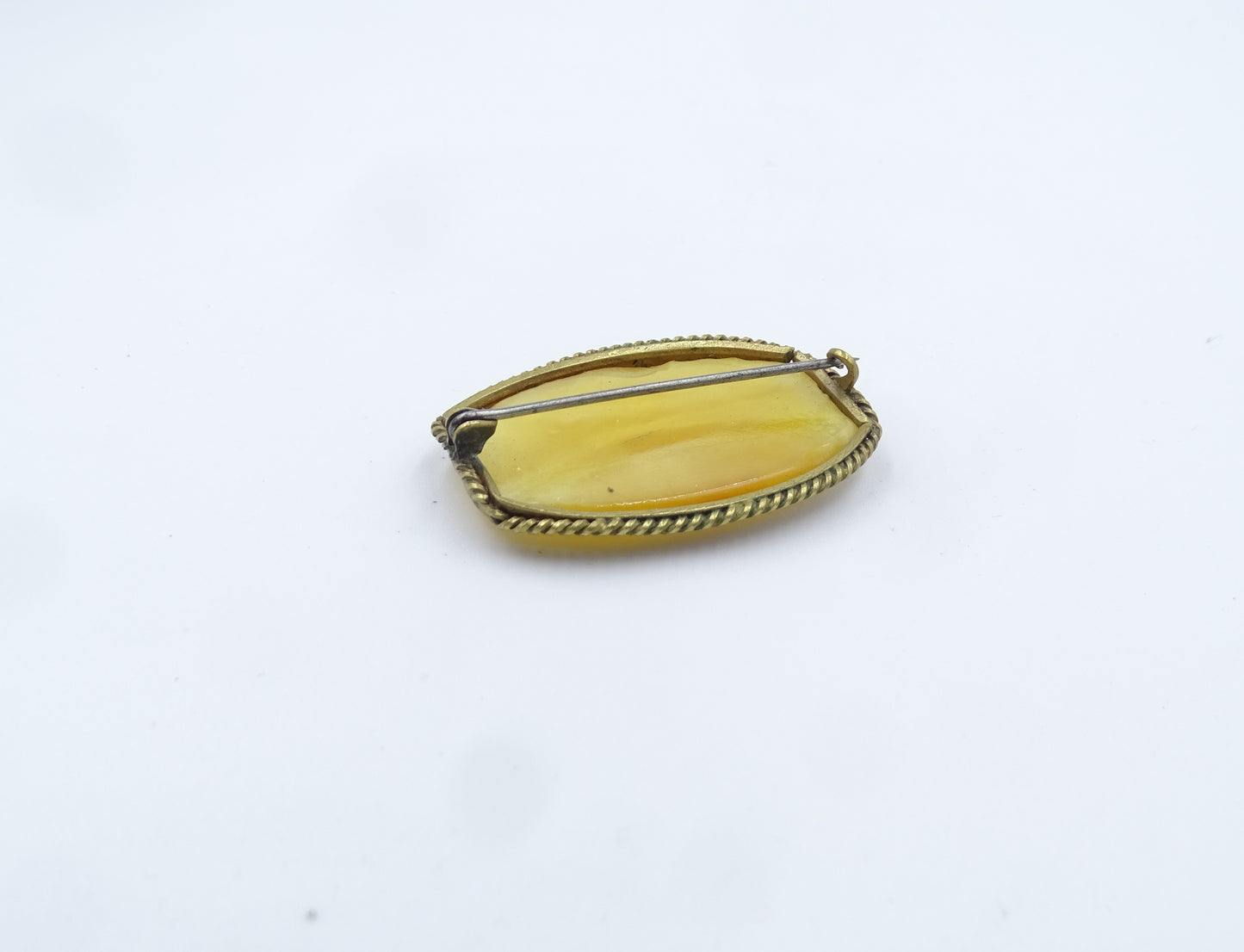 Art Deco Edwardian Achat-Cabochon Brosche aus goldfarbenem Metall