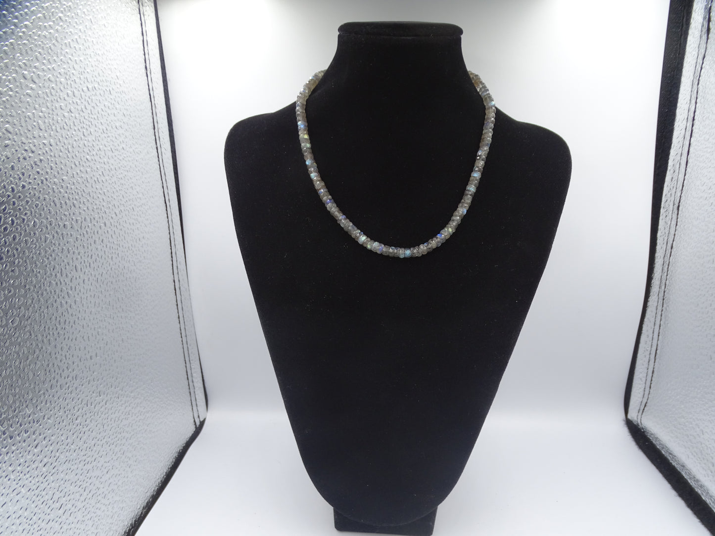 Labradorit-Kette mit Feueropal-Steinen, Silber- und Goldverschluss