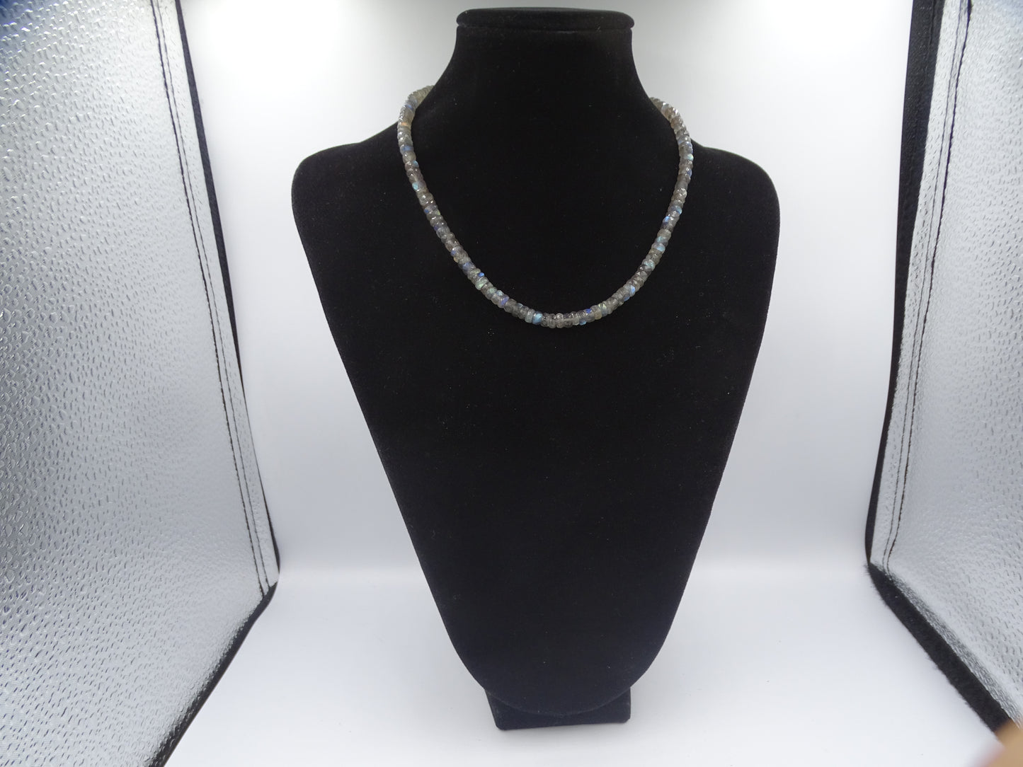 Labradorit-Kette mit Feueropal-Steinen, Silber- und Goldverschluss