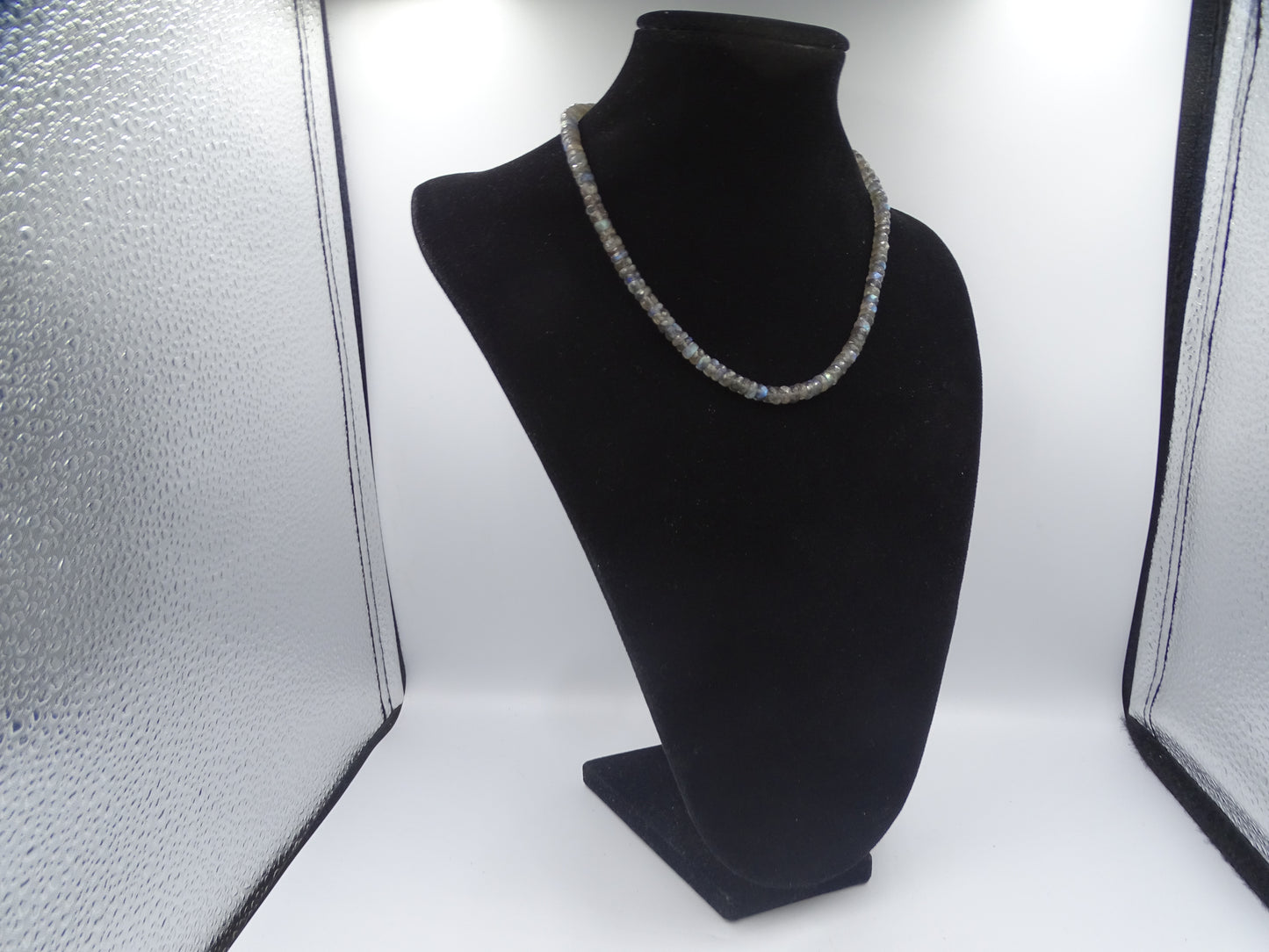 Labradorit-Kette mit Feueropal-Steinen, Silber- und Goldverschluss