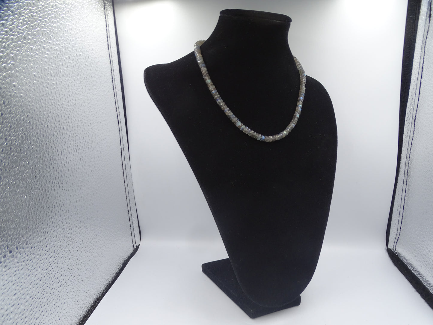 Labradorit-Kette mit Feueropal-Steinen, Silber- und Goldverschluss