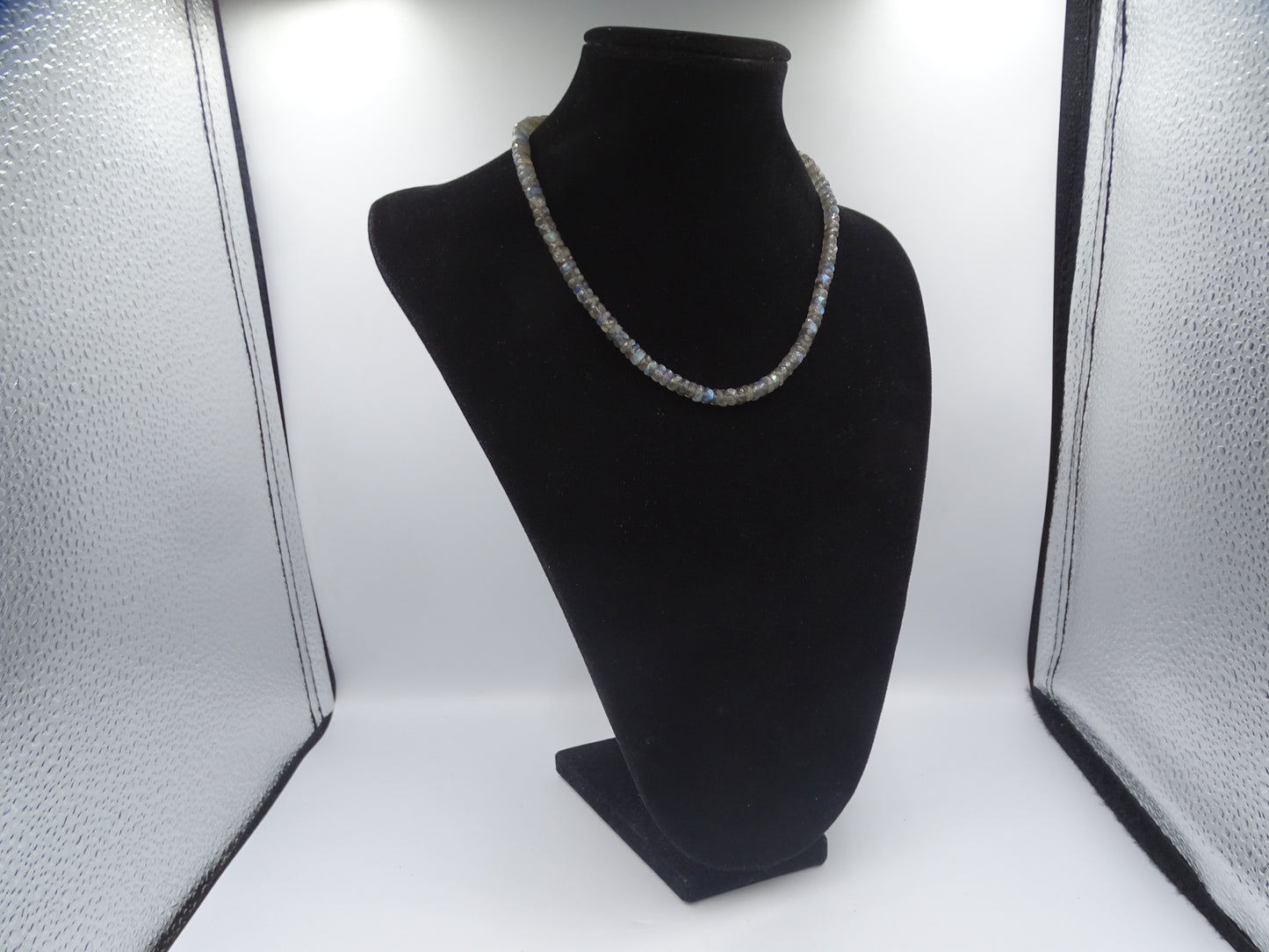 Labradorit-Kette mit Feueropal-Steinen, Silber- und Goldverschluss