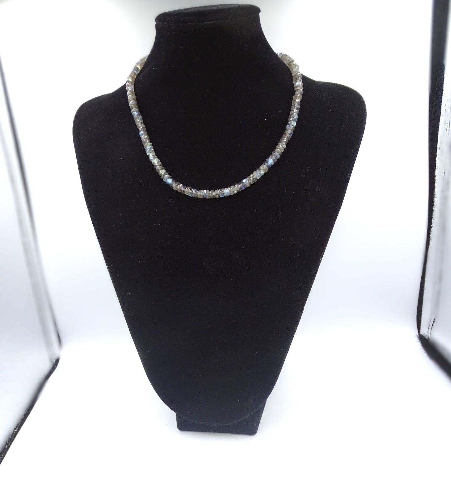 Labradorit-Kette mit Feueropal-Steinen, Silber- und Goldverschluss