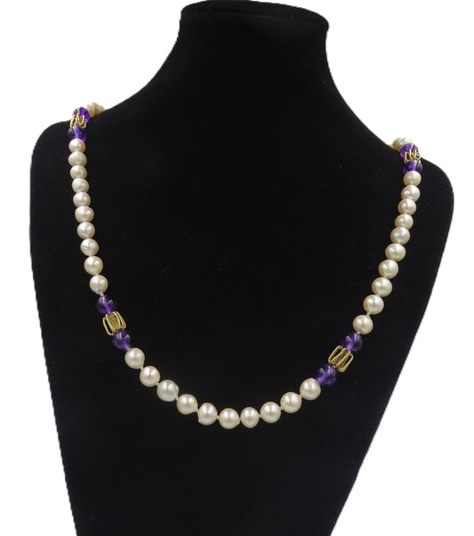 Perlenkette mit Amethyst und vergoldetem Silberverschluss