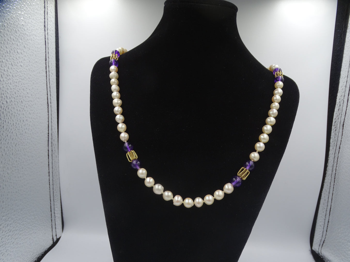 Perlenkette mit Amethyst und vergoldetem Silberverschluss